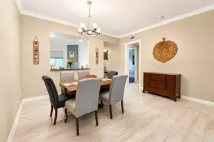 37 Harbour Isle Dr E, Fort Pierce, FL 34949 - Photo 2