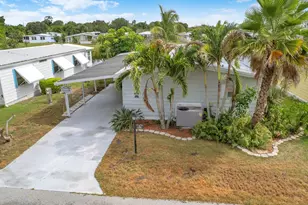 360 NE Jade Cir, Jensen Beach, FL 34957 - Photo 2
