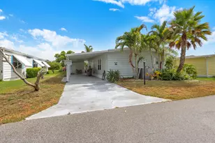 360 NE Jade Cir, Jensen Beach, FL 34957 - Photo 4
