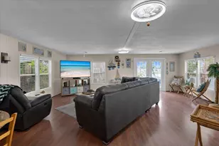360 NE Jade Cir, Jensen Beach, FL 34957 - Photo 16