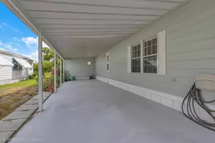 360 NE Jade Cir, Jensen Beach, FL 34957 - Photo 6