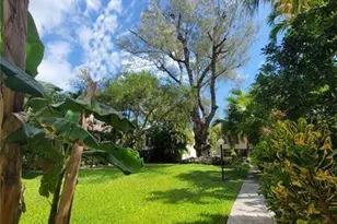 19424 NE 26th Ave, Miami, FL 33180 - Photo 4