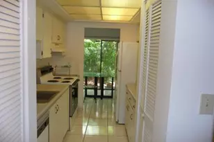 19424 NE 26th Ave, Miami, FL 33180 - Photo 8