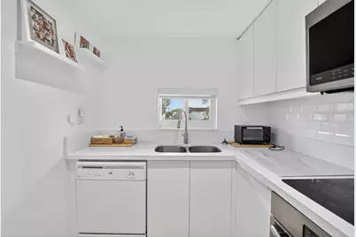 9820 S Hollybrook Lake Drive #306, Pembroke Pines, FL 33025 - Photo 4