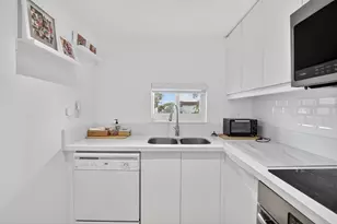 9820 S Hollybrook Lake Dr, Pembroke Pines, FL 33025 - Photo 4