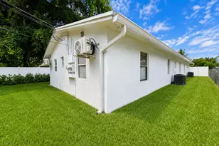 220 NW 12th Ct, Pompano Beach, FL 33060 - Photo 8