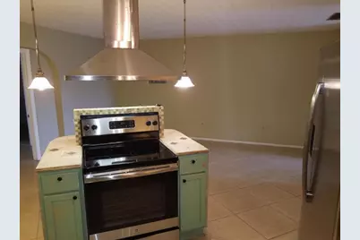 5725 Fernley Drive E #7, West Palm Beach, FL 33415 - Photo 2
