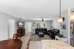 8621 NW 3rd St, Pembroke Pines, FL 33024 - Photo 18