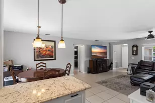 8621 NW 3rd St, Pembroke Pines, FL 33024 - Photo 4