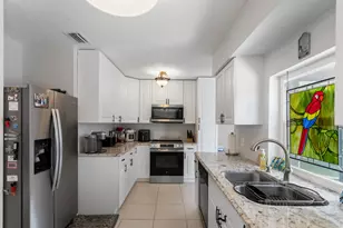 8621 NW 3rd St, Pembroke Pines, FL 33024 - Photo 2
