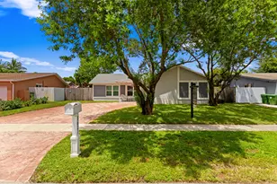 8621 NW 3rd St, Pembroke Pines, FL 33024 - Photo 6