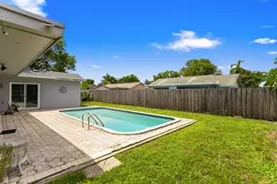 8621 NW 3rd St, Pembroke Pines, FL 33024 - Photo 26