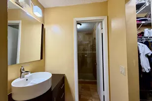 1092 W 32nd St, Hialeah, FL 33012 - Photo 20