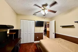 1092 W 32nd St, Hialeah, FL 33012 - Photo 18
