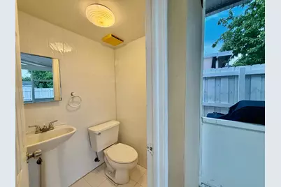1092 W 32nd Street, Hialeah, FL 33012 - Photo 28