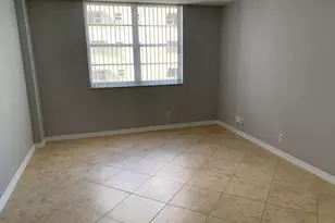 3001 W Rolling Hills Cir, Davie, FL 33328 - Photo 4