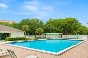 3001 W Rolling Hills Cir, Davie, FL 33328 - Photo 8