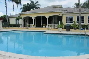 300 Crestwood Ct N, Royal Palm Beach, FL 33411 - Photo 10