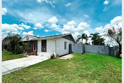 201 NW Floresta Drive, Port Saint Lucie, FL 34983 - Photo 6