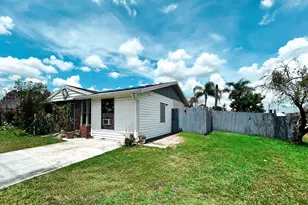 201 NW Floresta Dr, Port Saint Lucie, FL 34983 - Photo 6