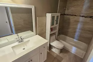 3275 NW 44th St, Oakland Park, FL 33309 - Photo 8