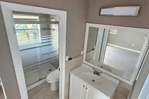 3275 NW 44th St, Oakland Park, FL 33309 - Photo 6