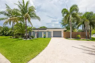 2709 NE 16th Ave, Wilton Manors, FL 33334 - Photo 2
