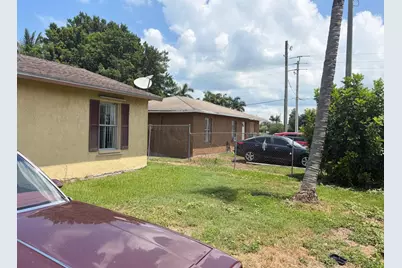307 Seminole Court, Pahokee, FL 33476 - Photo 4