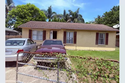 307 Seminole Court, Pahokee, FL 33476 - Photo 2