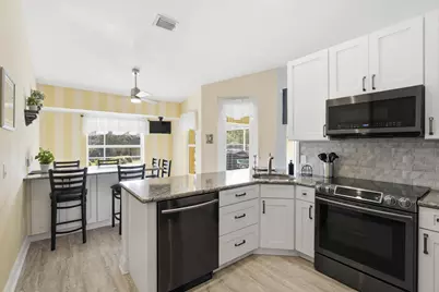 692 SW Ewing Avenue, Port Saint Lucie, FL 34983 - Photo 4
