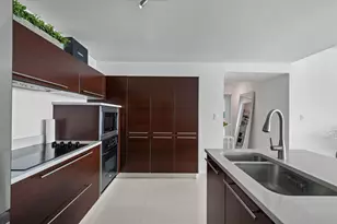 1900 N Bayshore Dr, Miami, FL 33132 - Photo 8