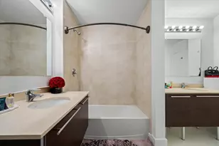 1900 N Bayshore Dr, Miami, FL 33132 - Photo 22