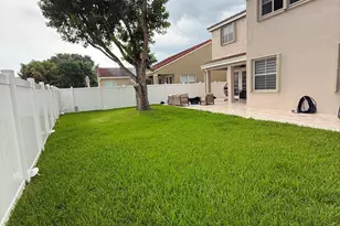 844 Falling Water Rd, Weston, FL 33326 - Photo 16