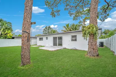 4630 NE 5th Terrace, Oakland Park, FL 33334 - Photo 18