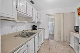 2 Abbey Ln, Delray Beach, FL 33446 - Photo 12