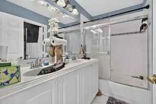 1158 Oakwater Dr, Royal Palm Beach, FL 33411 - Photo 32