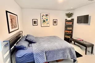 1081 Wilshire Cir E, Pembroke Pines, FL 33027 - Photo 20