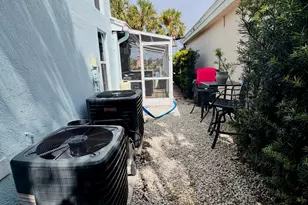 1081 Wilshire Cir E, Pembroke Pines, FL 33027 - Photo 28