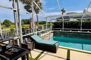 1081 Wilshire Cir E, Pembroke Pines, FL 33027 - Photo 30