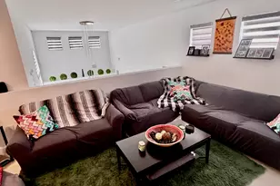 1081 Wilshire Cir E, Pembroke Pines, FL 33027 - Photo 16