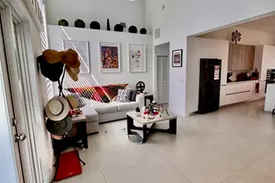 1081 Wilshire Cir E, Pembroke Pines, FL 33027 - Photo 2