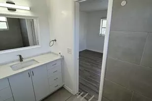 749 SE 15th St, Fort Lauderdale, FL 33316 - Photo 10