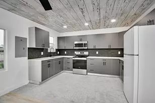318 N E St, Lake Worth Beach, FL 33460 - Photo 2