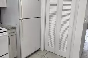 600 S Luna Ct, Hollywood, FL 33021 - Photo 4