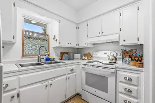 677 Royal Palm Blvd, Vero Beach, FL 32960 - Photo 2