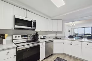 2400 Presidential Way, West Palm Beach, FL 33401 - Photo 8