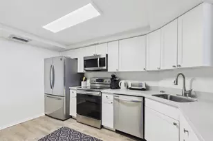 2400 Presidential Way, West Palm Beach, FL 33401 - Photo 2