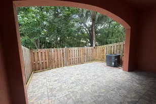1107 NW 100th Ave, Pembroke Pines, FL 33024 - Photo 8