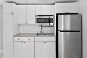 2426 NE 184th St, North Miami Beach, FL 33160 - Photo 8
