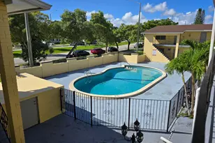 2285 NE 172nd St, North Miami Beach, FL 33160 - Photo 16